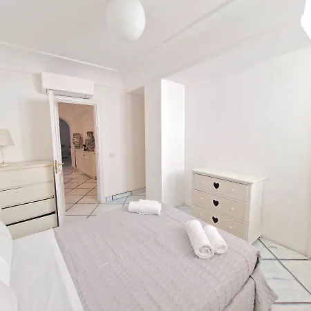 La Darsenella Apartment *